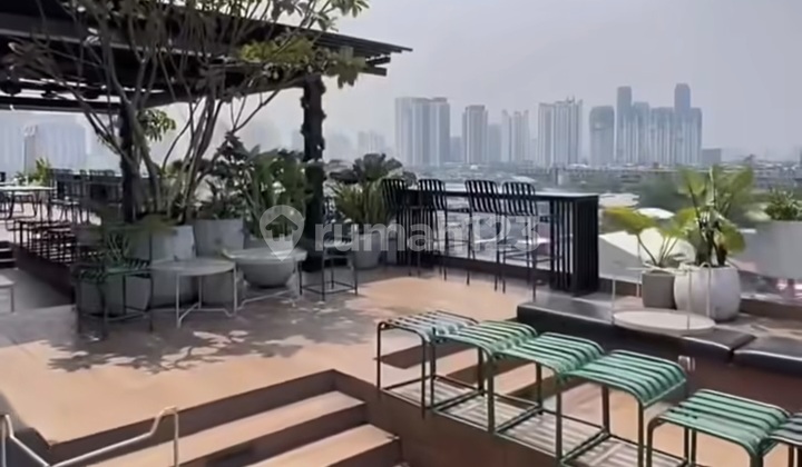 For Sale: Nice 8-Story Building + Roof Top in Sunter For Sale: Nice 8-Story Building + Roof Top in Sunter