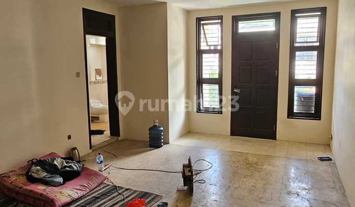 For Rent House in Sunter Row Wide Road 2