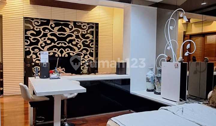 For Sale House In Sunter With Swimming Pool 2