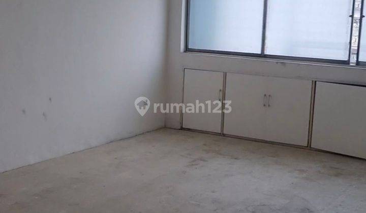 Ruko Disewakan/dijual Di Gajah Mada 1