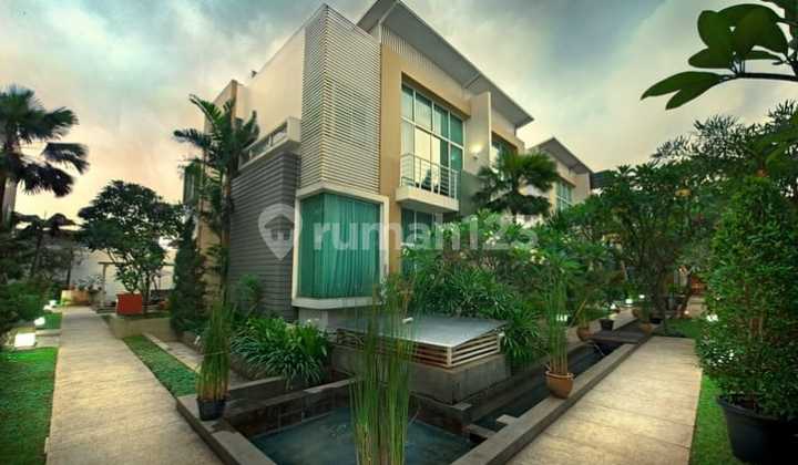 Dijual Town House De Oaze Residence Tomang LT.90 (6x15) LB. 225 3 lantai KT. 4 KM. 4 SHM Semifurnished Fasilitas Swimming Pool, Gym, Genset, Garden Rp. 5,9 Milyar Nego Dijual Town House De Oaze Residence Tomang LT.90 (6x15) LB. 225 3 lantai KT. 4 KM. 4 SHM Semifurnished Fasilitas Swimming Pool, Gym, Genset, Garden Rp. 5,9 Milyar Nego