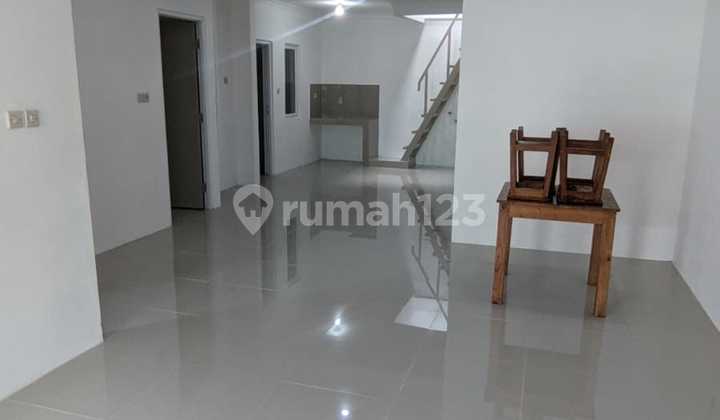 Disewakan perumahan Kosambi Baru Ukuran 120 M2 ( 8x15) Air PAM  PLN 3.500 Watt 3 kt, 2 km & 1 K art Teras dpn bisa parkir utk 2 mobil Ada bak penampungan bawah & toren atas 60 JT/thn (nego) minimal 2 thn 2