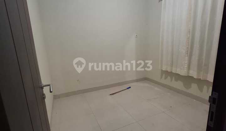 Di Sewa Rumah di Casajardin Ukuran =8X15 Kt = 4+1 Km = 2+1 Kitchen + ac di Tiap Kamar Harga = 90Jt/ Th 2