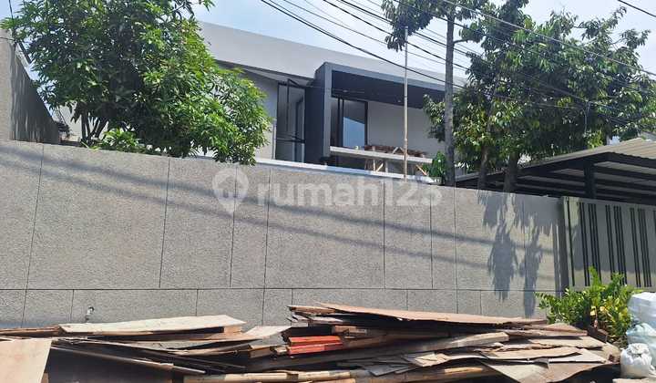 Disewakan Rumah di Sunrise LT 300 M2 (15X20) LB 450 M2 2 Lantai Kt 4+1 Km 3+1 SHM Hg 210Jt/ Thn ( Minim 2 Thn ) 2