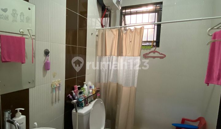 Rumah Dijual di Casajardin 6x16 Full Furnished LT: 96 m2 ( 6 x 16 )  LB: 120 m2 Brp lantai: 2 KT: 4 KM: 3 Dapur: 1 Listrik: 4400  Air: PAM Sertifikat: SHM Carport: 1 Hadap: Timur 2