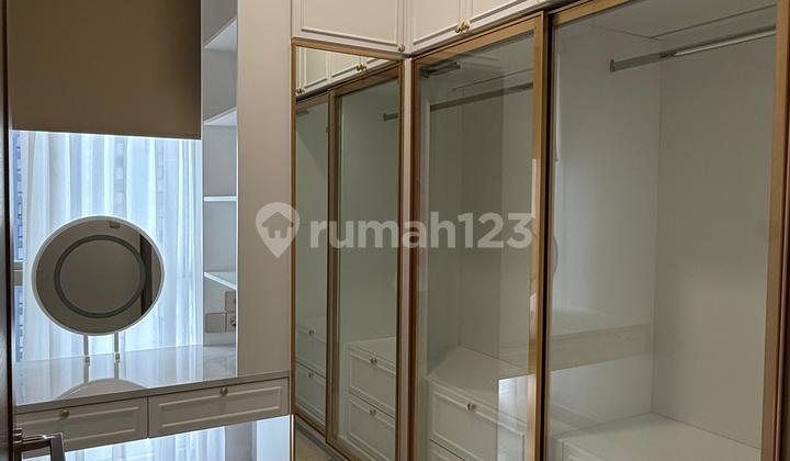 Apartemen taman anggrek residences, tower fragrant (paling strategis, karena paling dekat akses ke Mall)  Lantai tengah (lantai 27) Luas 65 m2 Full furniture - AC 4 pcs - Ruang tidur 1 - Ruang kerja 1 - Ruang Walk in closet 1 - Kamar mandi 2 (1 di area da