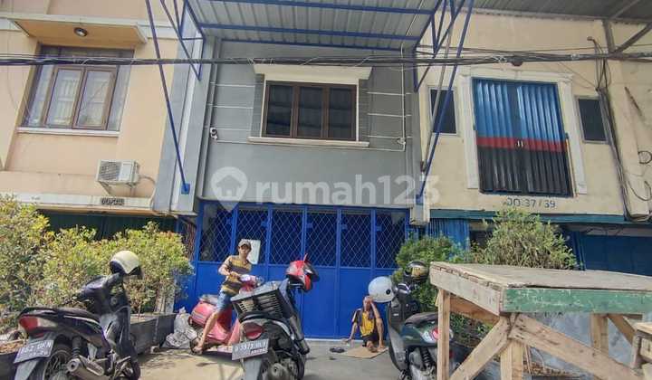 For Sale: DHI Duta Harapan Indah Shop House, Land Area 83.25 m², Building Size 4.5 x 13.5 m², 3 Floors, 3 Bathrooms, HGB Certificate, 2200 VA Electricity, PDAM Water, Office Space Available, Price 2.6 Billion IDR. 1