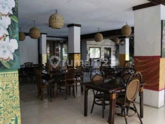 FOR SALE HOTEL 1 BUKIT RAYA PUNCAK AREA: 6,728 M² BUILDING SPECIFICATIONS * 22 Villa Residence Units (2 Bedrooms) * 25 Deluxe Rooms * 25 Superior Rooms * 2 Meeting Rooms with 200 Person Capacity * Swimming Pool * Open Field * Restaurant 2