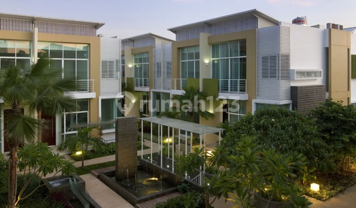 Dijual Town House De Oaze Residence Tomang LT.90 (6x15)  LB. 225 3 lantai KT. 4 KM. 4 SHM Semifurnished Fasilitas Swimming Pool, Gym, Genset, Garden Rp. 5,9 Milyar Nego 2
