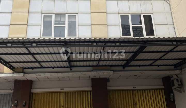 Goden boulevard Jl. Raya Serpong-Tangerang SHGB Ruko gandeng.total lt.108m2...lebar lt.9x12 gandeng LT 54m2 (4.5x12) per unit LB 162 m2 per unit hg 7 milyar gandeng Goden boulevard Jl. Raya Serpong-Tangerang SHGB Ruko gandeng.total lt.108m2...lebar lt.9x12 gandeng LT 54m2 (4.5x12) per unit LB 162 m2 per unit hg 7 milyar gandeng