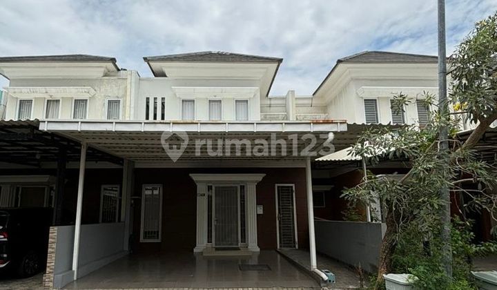 Rumah Disewa di Casajardin Luas tanah : 7x15 m2 Luas bangunan : 115 Jumlah lantai : 2 Hadap : Timur Laut Kondisi: Semi Furnish ada dapur, waterheater dan sudah direnovasi. Listrik : 5500 Kamar : 3 + 1 servis Kmr mandi : 3 + 1 servis  Harga : 82,5 Jt (nego