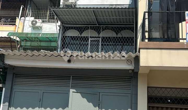 Ruko Dijual di Pesing Koneng Kedoya Luas Tanah 97 m2 Luas bangunan 220m2 Listrik 5500 SHM Pesing koneng jakbar hg 2.5m nego Ruko Dijual di Pesing Koneng Kedoya Luas Tanah 97 m2 Luas bangunan 220m2 Listrik 5500 SHM Pesing koneng jakbar hg 2.5m nego