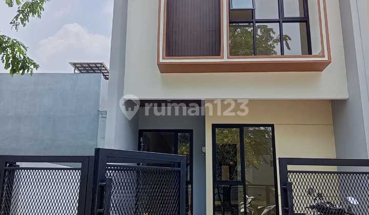 For Sale Metland House. Ready to Occupy 1 Unit Size 5X20 L. Land 100 M2 L. Building 140 M2 K. Bedrooms 3 K. Bathrooms 2 (1st floor has 1, 2nd floor has 1 in Master Bedroom) Carport for 1 Car SHM, 2 Floors Price 2.65M