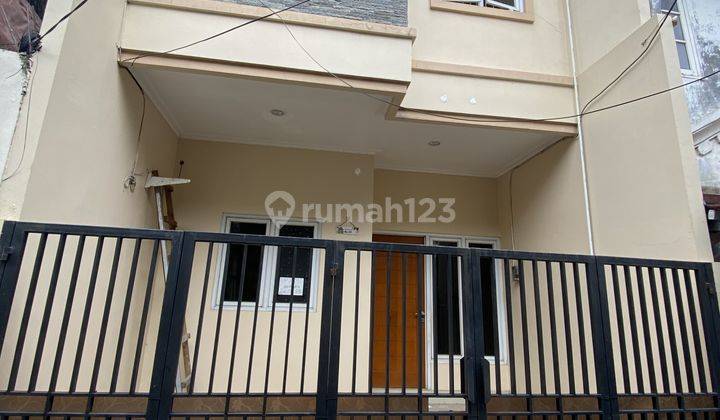 Jual Cepat Rumah Ditanjung Duren, Lokasi Strategis Dekat Apartemen Medit . Bagus, Menarik, Jarang Ada, Murah  1