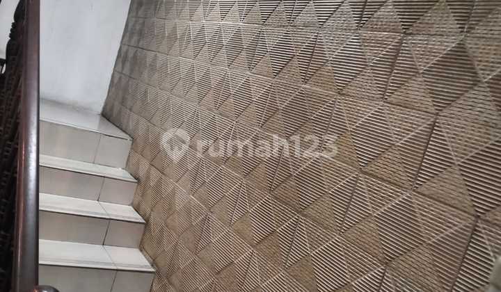 Dijual Rumah Gang Salak Tanjung Duren Luas 7 X 11 2 Lantai Full Kt 3 Km 2 Listrik 2200 SHM Harga 1.9 M ( bisa Nego) 2