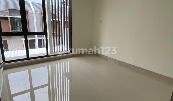 Disewakan Casa Jardin LT. 5X12 2 Lantai Kt. 3 Km. 2 AC 3 Unit Kitchen Set 65 Juta/Tahun Nego 2