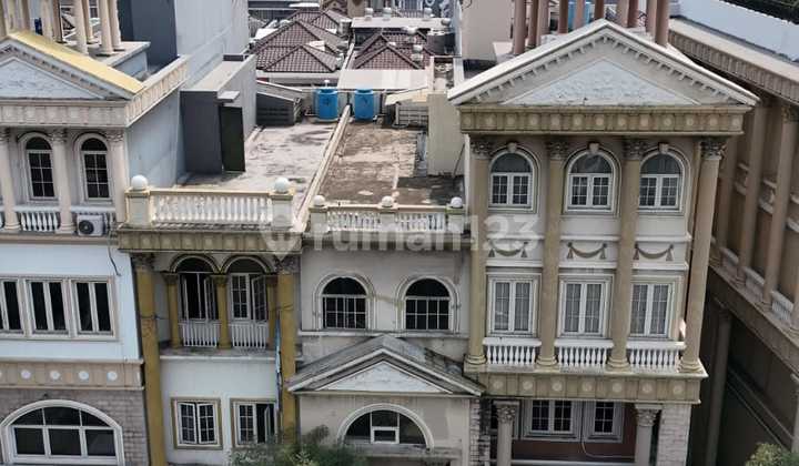 Ruko Dijual di Green Mansion Lt.4,5x15/3lt Lb.200m2 3KM Harga: 4,75M Ruko Dijual di Green Mansion Lt.4,5x15/3lt Lb.200m2 3KM Harga: 4,75M