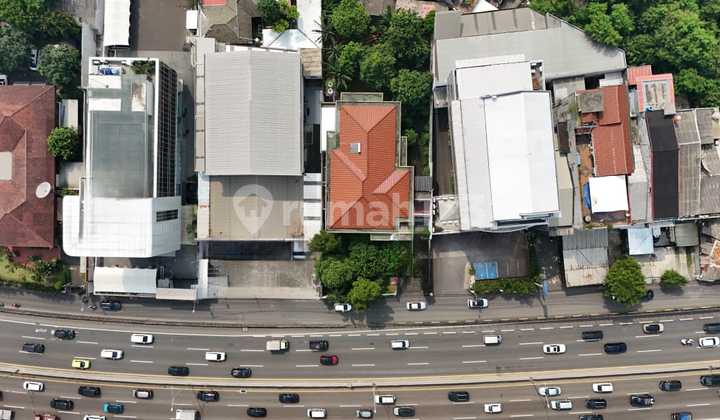 Tanah Dijual di Arjuna Utara Dekat dengan Kampus Esa Unggul dan Mall Taman Anggrek - Hitung Tanah, Bangunan Bonus Lt.1572m2 (25X62) Lb.1572m2 SHM Harga: 34,8Jt/M2