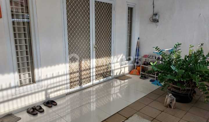 Price Reduced to 1.3 Billion Daan Mogot Estate House, West Jakarta Village: Kapuk Sub-district: Cengkareng House with Freehold Certificate Size 7x17 PLN 5500 Watt Well Pump and Ground Water 2 Bedrooms 1 Bathroom Additional Attic for Storage &amp; Clothesline House Already 2