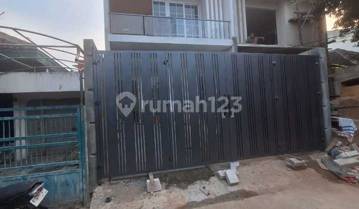 For Sale Sunrise House Land Area 120 m2 (6x20) Building Area 210 m2 / 2.5 floors, 4+1 bedrooms, 3+1 bathrooms, SHM. Price 4.5 M Negotiable. Corner lot price 4.250 M Negotiable. For Sale Sunrise House Land Area 120 m2 (6x20) Building Area 210 m2 / 2.5 floors, 4+1 bedrooms, 3+1 bathrooms, SHM. Price 4.5 M Negotiable. Corner lot price 4.250 M Negotiable.
