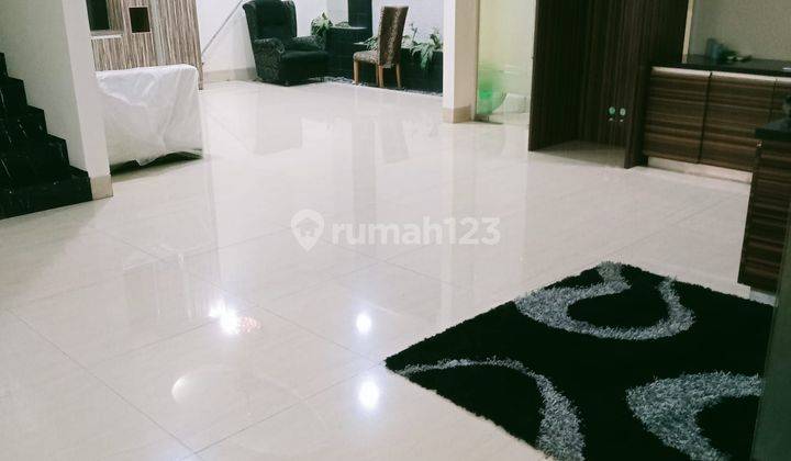 Rumah Shm 3 Lantai Bagus Murah Banget 2