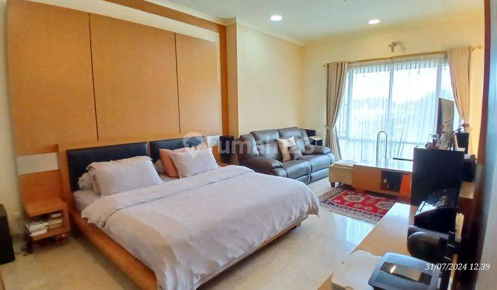 Apartement Senayan Residences 3 BR Semi Furnished 2