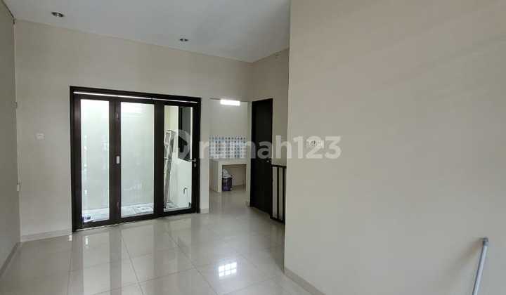 Rumah 2 Lantai Bagus di Sayap Buah Batu, Bandung