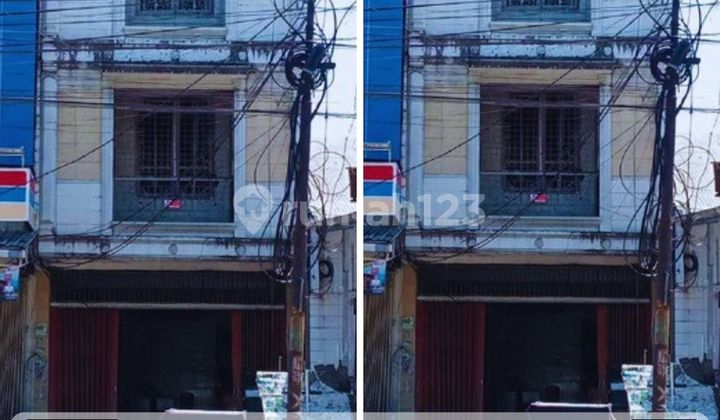 For Sale 3-Storey Shop House on Main Road, Masjid Raya Makassar, Strategic Location 1