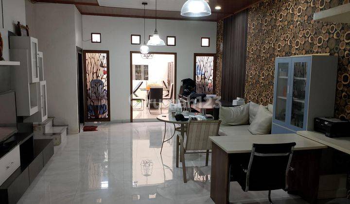 Dijual Rumah Cantik 2LT Siap Huni Beverly Hills Antang Nego ! MK 2