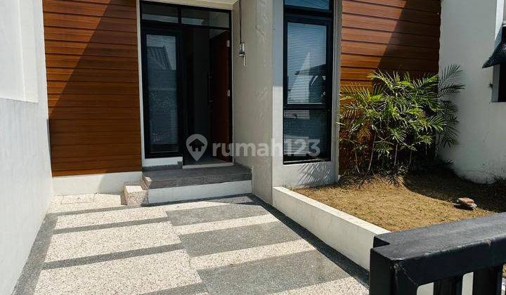 Rumah Minimalis Modern di River Front Madyopuro Malang 2