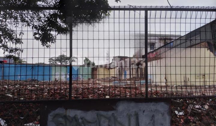 Dense Land on the Side of Jalan Penggilingan, Cakung, East Jakarta, Strategic.