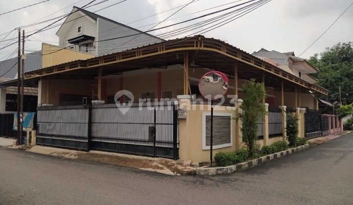 Hook House, Taman Buaran Indah Complex, East Jakarta, Strategic Location, Ready to Occupy.