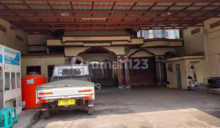 Rumah Cantik dengan 3 Unit Ruko 2 Lantai Cakung Jakarta Timur Strategis Rumah Cantik dengan 3 Unit Ruko 2 Lantai Cakung Jakarta Timur Strategis