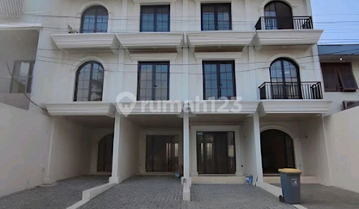 The Peak Raharja Modern Town House 4 Lt Semi Furnish Kebayoran Lama Jakarta Selatan Strategis Bebas Banjir