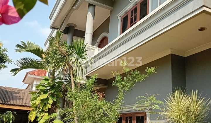 Rumah Mewah 2 Lt Semi Furnish Perumahan Taman Modern Cakung Jakarta Timur Strategis Bebas Banjir