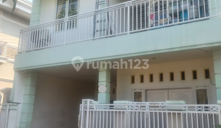 2-Story Ready-to-Occupy Semi-Furnished House in Duren Sawit, East Jakarta, Strategic Location, Flood-Free 2-Story Ready-to-Occupy Semi-Furnished House in Duren Sawit, East Jakarta, Strategic Location, Flood-Free