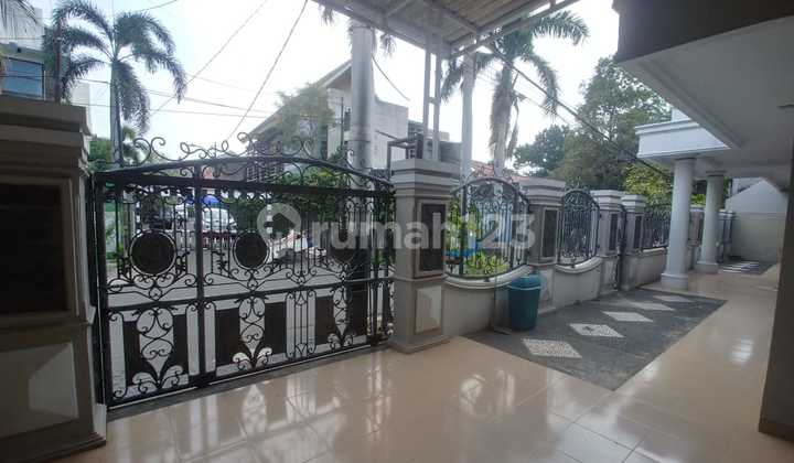 Rumah Mewah Hook 2 Lt Rawamangun Jakarta Timur Nyaman Strategis 2