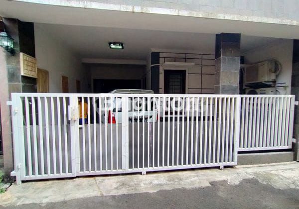 Rumah Bagus 2 Lantai Full Furnish Siap Huni Komplek Ikip Duren Sawit Jakarta Timur Strategis Bebas Banjir