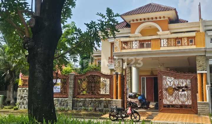 Rumah Cantik 2.5 Lt Komplek Perumahan Royal Residence Cakung Jakarta Timur Aman Dan Nyaman