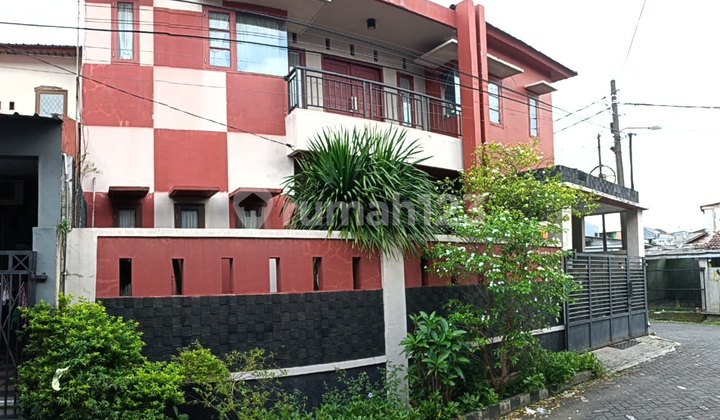 Modern 2-Story Hook House, Ready to Occupy, Strategically Located in Harapan Baru Regency, West Bekasi, Bordering Cakung