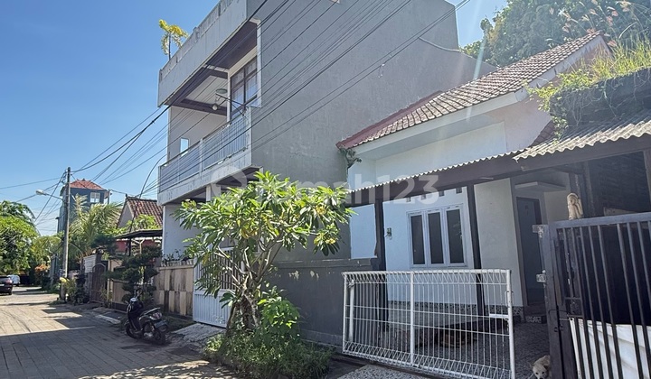 House for Sale Near Udayana University Jimbaran - Strategic & Comfortable Location House for Sale Near Udayana University Jimbaran - Strategic & Comfortable Location