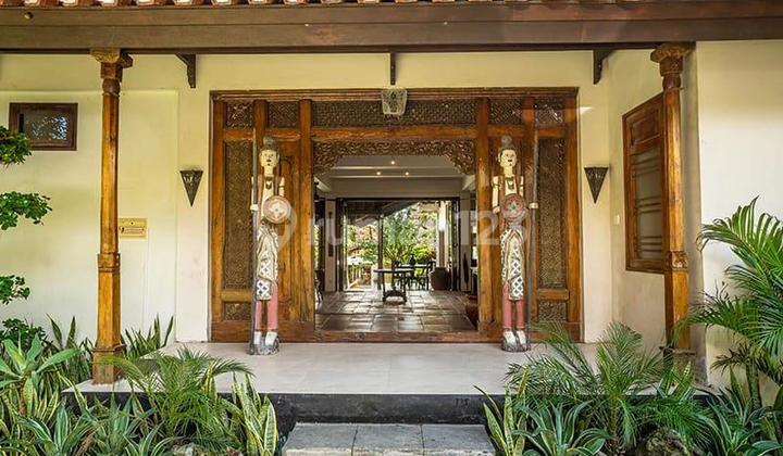 For Sale: Beautiful Tropical Villa in Berawa Canggu Bali