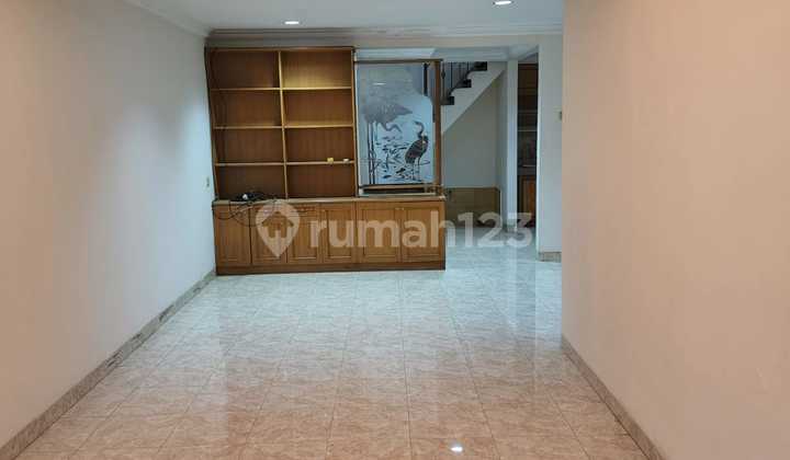 Disewakan Murah Rumah Rapi Siap Huni Di Kelapa Gading Dekat Mkg