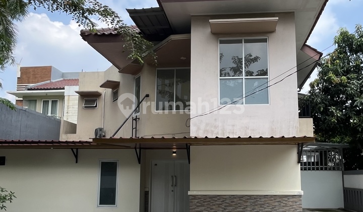 For Sale Nice Ready-to-Live-In House with Spacious Yard in Kelapa Gading, North Jakarta Near MKG For Sale Nice Ready-to-Live-In House with Spacious Yard in Kelapa Gading, North Jakarta Near MKG