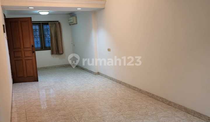 Disewakan Murah Rumah Rapi Siap Huni Di Kelapa Gading Dekat Mkg