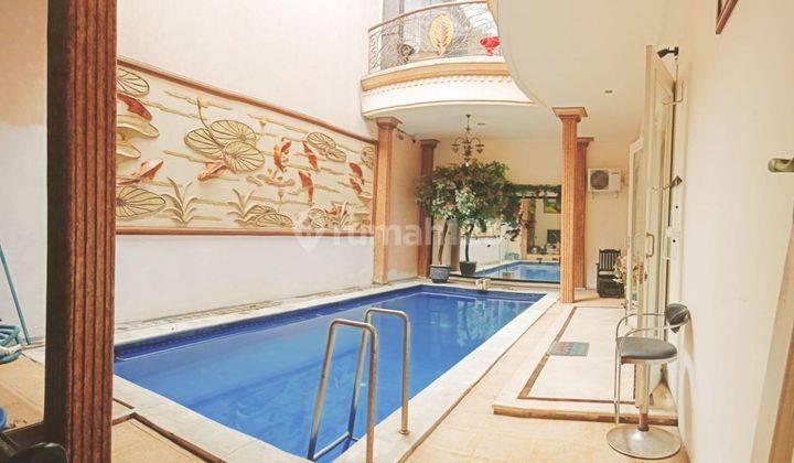 Rumah Mewah Clasic Gayungsari Marmer Swimingpool Indoor 2