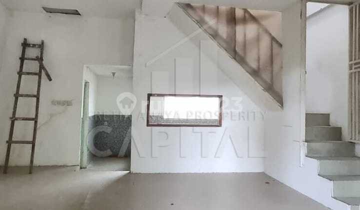 Rumah bisa untuk Ruang Usaha 2 Lantai Siap Huni di Sariwangi