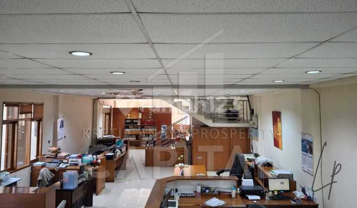 Price Reduced, Spacious Strategic House Suitable for Office in Supratman