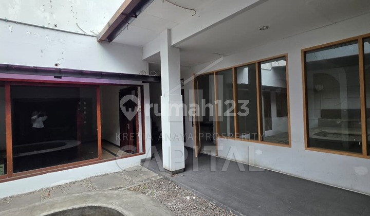 Ruang Usaha Ex Cafe di Sayap Pelajar Pejuang Bersih Terawat Siap Pakai Ruang Usaha Ex Cafe di Sayap Pelajar Pejuang Bersih Terawat Siap Pakai