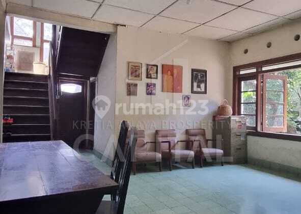 Jarang Ada Rumah Belanda Nyaman dengan Halaman Luas di Sayap Cipaganti